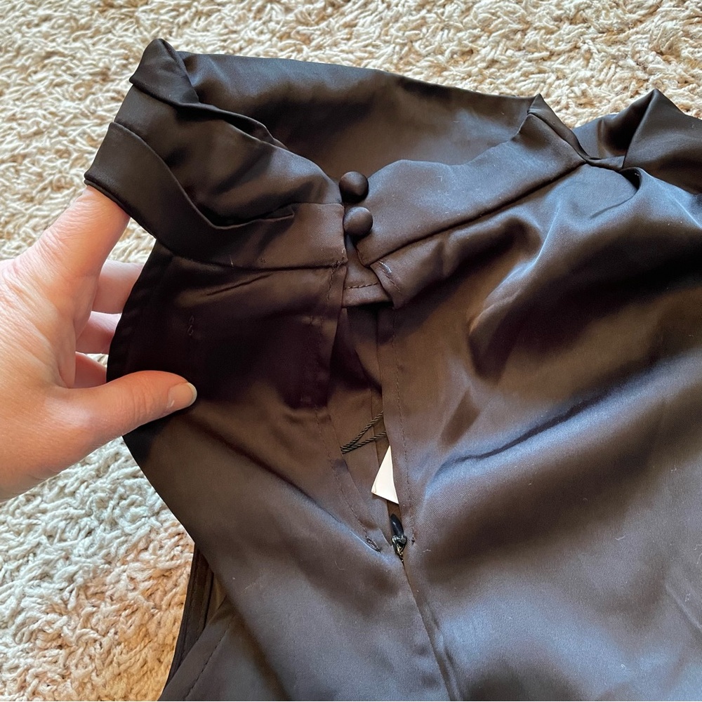 Hello Molly Black Satin Jumpsuit Womens 6 Sleeveless Thin Silky Sleek NWT - Picture 10 of 15